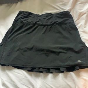 Lululemon size 2 black mini skirt